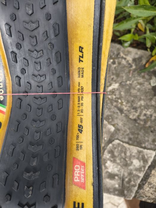 Gravel Opony Challenge Gravine Pro TLR 2szt 45c dodatkowo wentyle tubeless 2szt