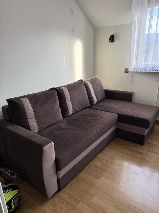 Brązowa kanapa narożna rozkładana/łóżko