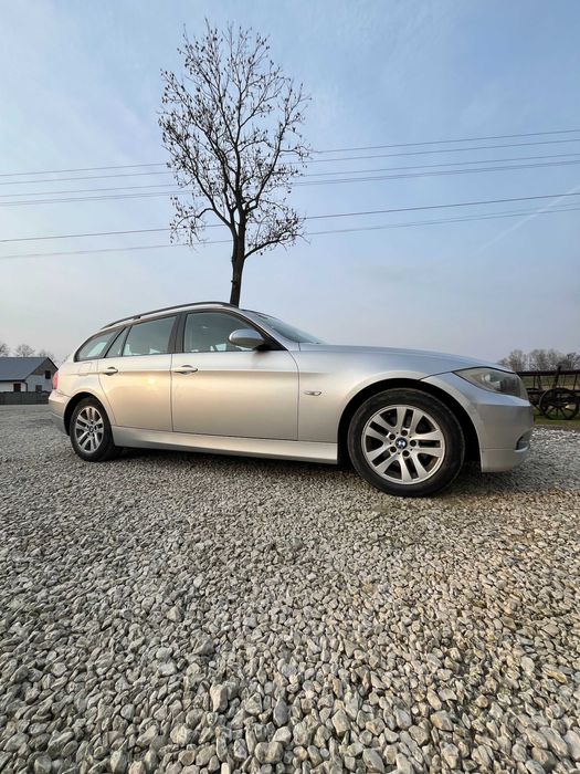 samochód BMW 318D
