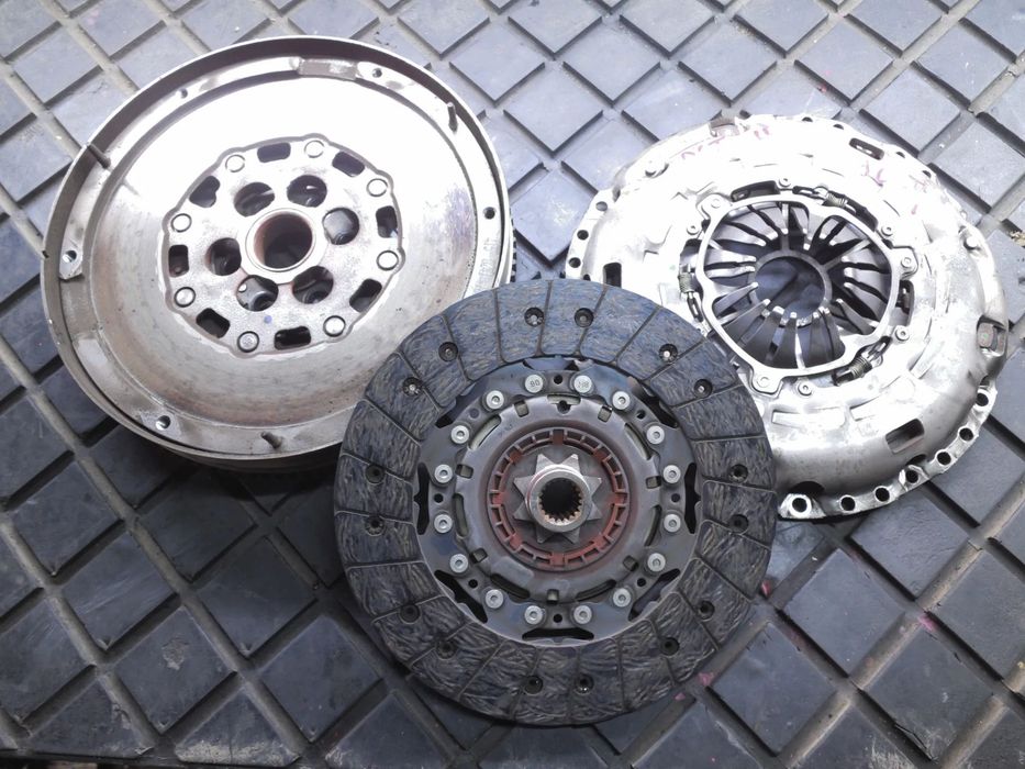 OPEL ASTRA H 1.9 CDTI SPRZĘGŁO KOMPLETNE KOD SKRZYNI  M32 SKRZYNIA 6 BIEGOWA