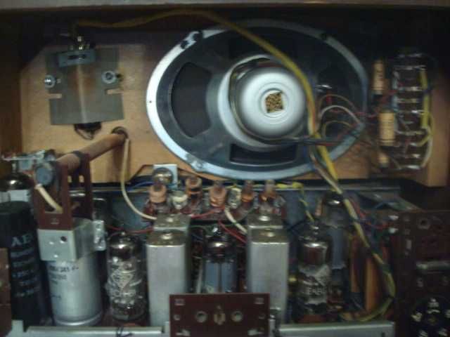 Продам ламповый радиоприемник Telefunken Jubilate 8