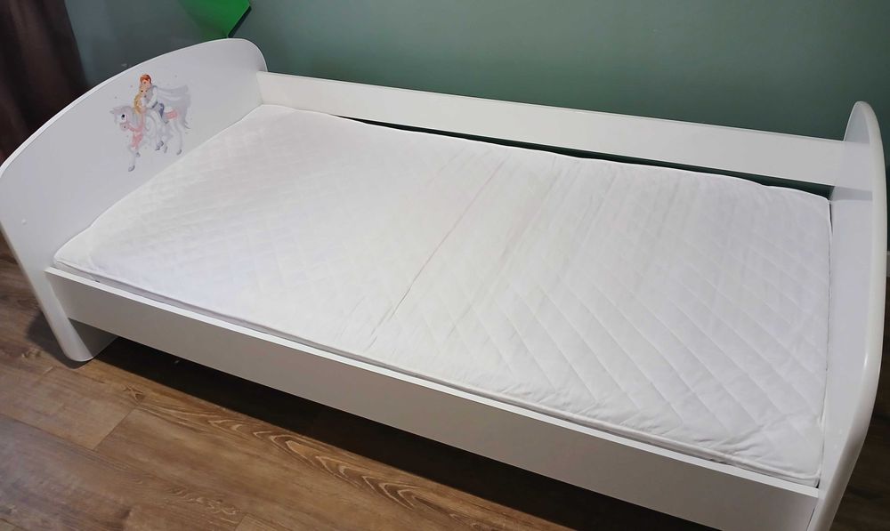 Sprzedam łózko dziecięce.