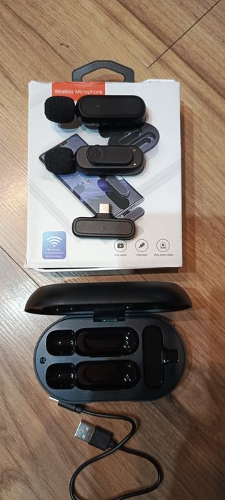 Mikrofon bezprzewodowy podwójny,krawatowy typu c ,z etui ładującym!