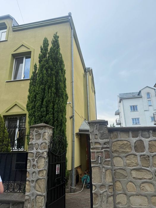 Продається будинок в самому центрі міста. Вулиця франка, коперника, павлика