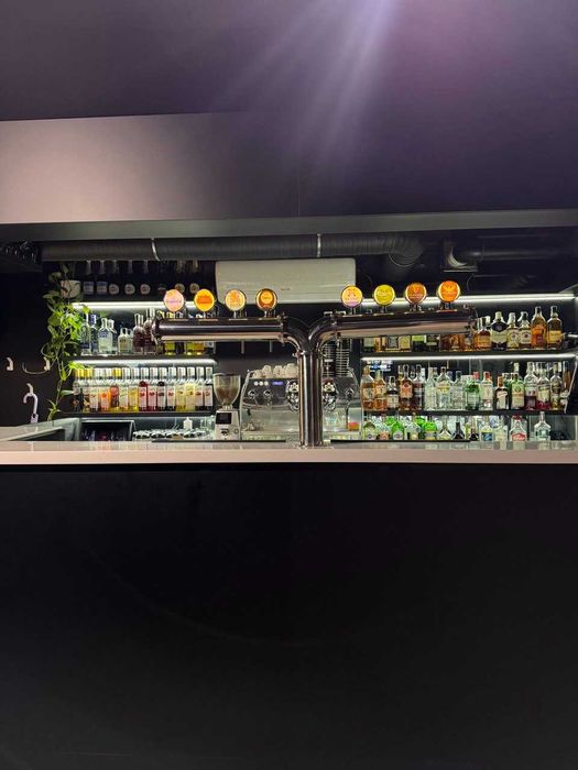 Продається кафе-бар Black White на вулиці Небесної Сотні та Політаєва