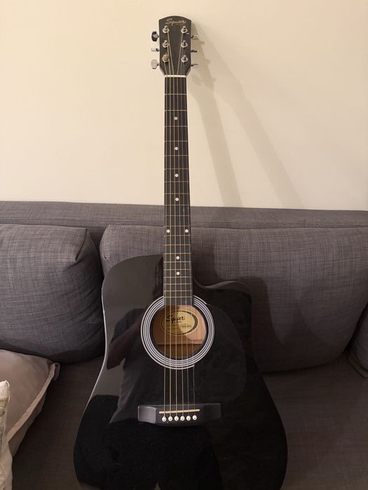 Squier by Fender SA-105CE Eletroacústica – Excelente Estado / Afinador Integrado
