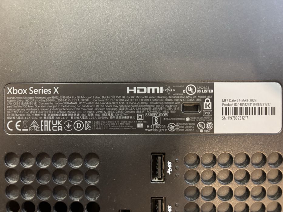 Xbox series X + 2 pady