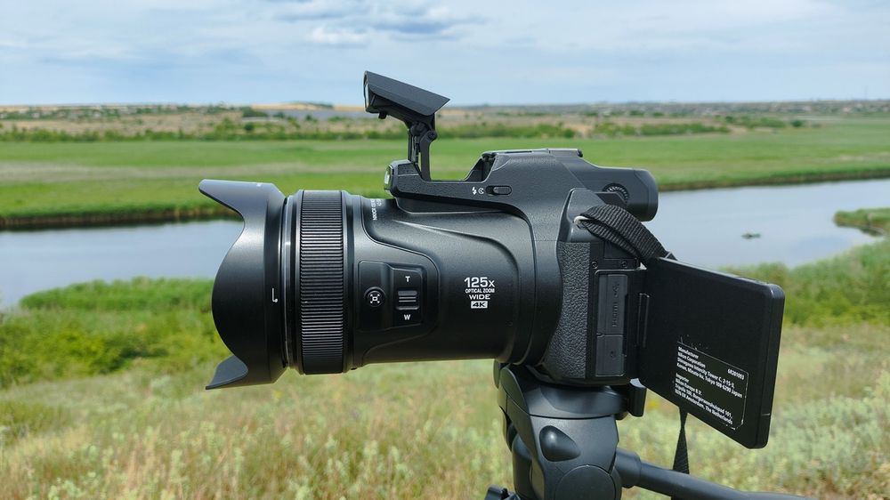Nikon Coolpix P1000 125x Zoom Wi-Fi 4K + Сумка  зумовик