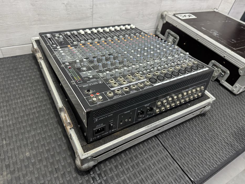 Mixer Mackie 1620i firewire okazja delikatny defekt opcjonalnie case