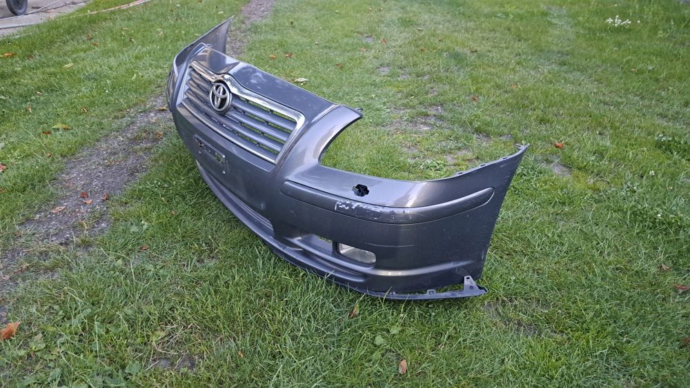 Avensis t25 zderzak przedni