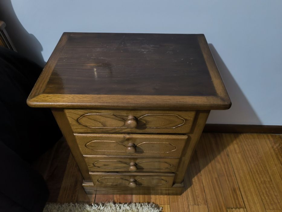 Mobília de quarto de casal em carvalho