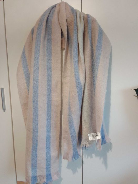 Piękny gruby  szal damski