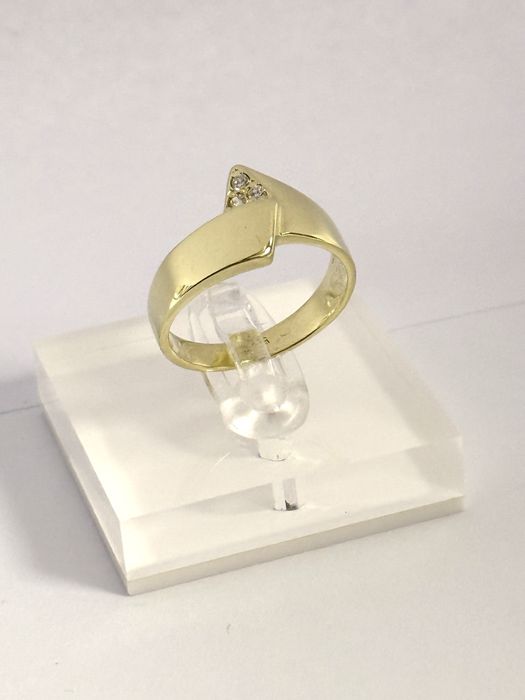 Złoty pierścionek rozmiar 17