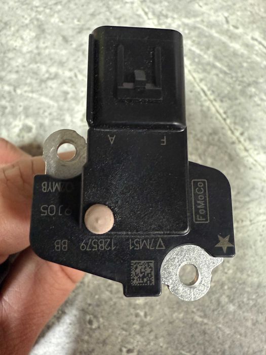 Przepływomierz masy powietrza Ford 7M5112B579BB oryginał