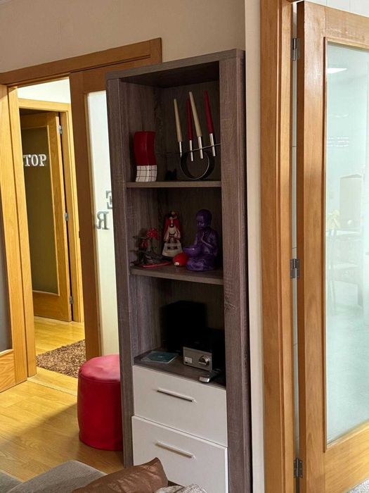 Sala de estar e jantar semi-nova