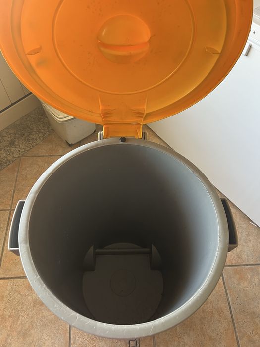 Contentor do Lixo com Tampa Basculante – 50 L
