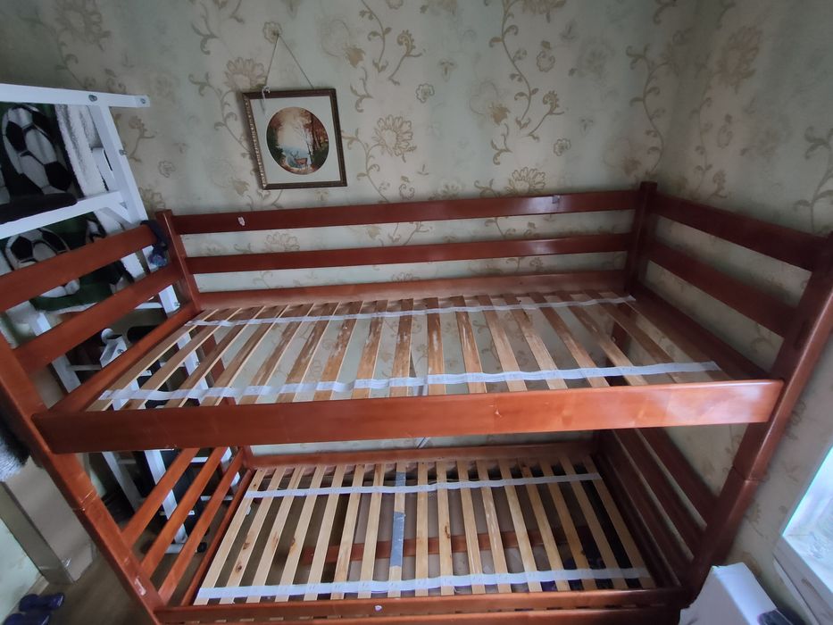Двухъярусная кровать