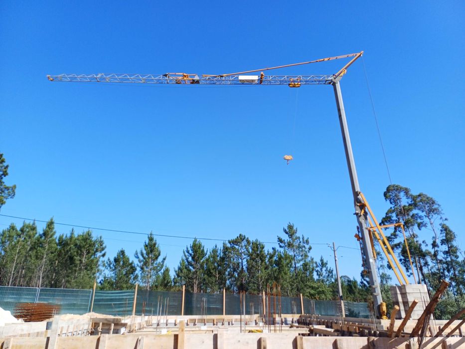 Grua construção civil