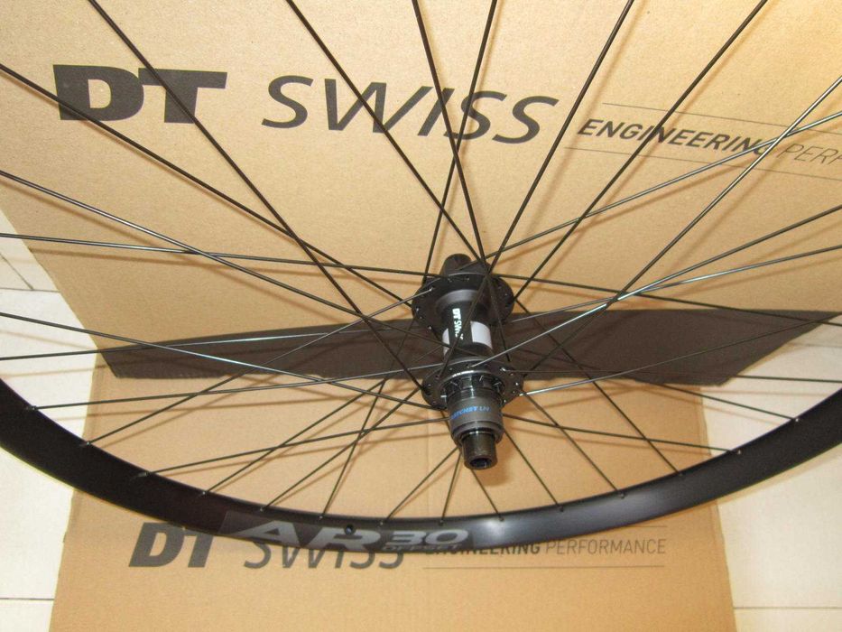 Roda 29" RaceFace AR30 / DTSwiss 148x12 Boost nova