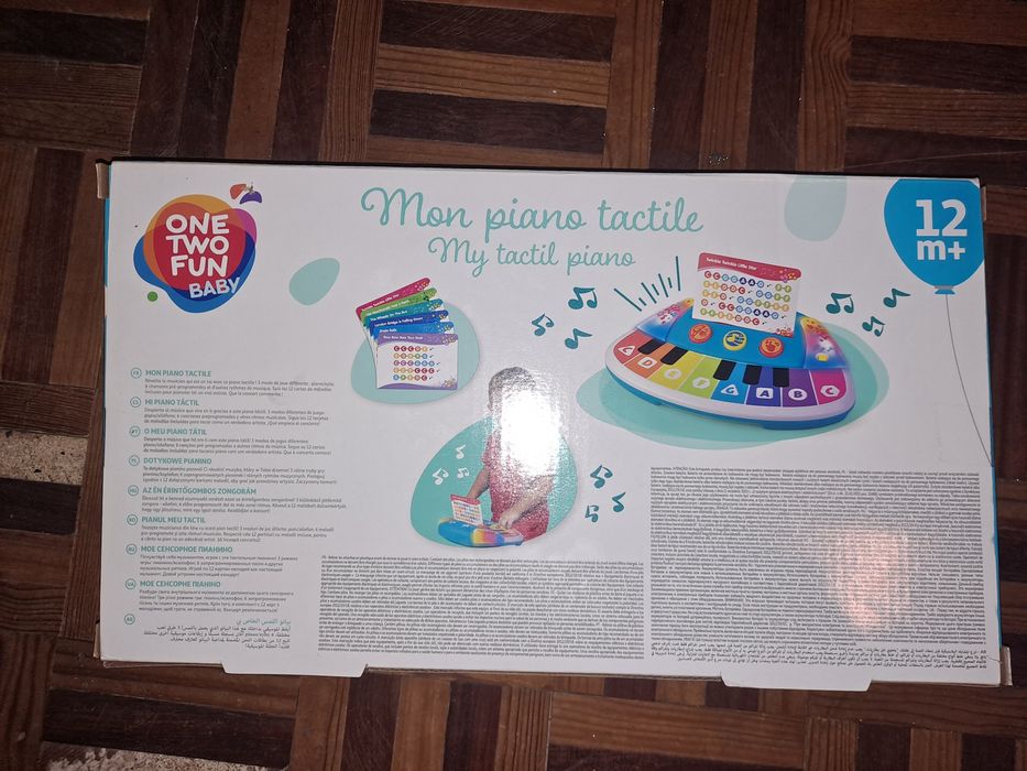 Piano tatil bebé 12m+ Novo na caixa