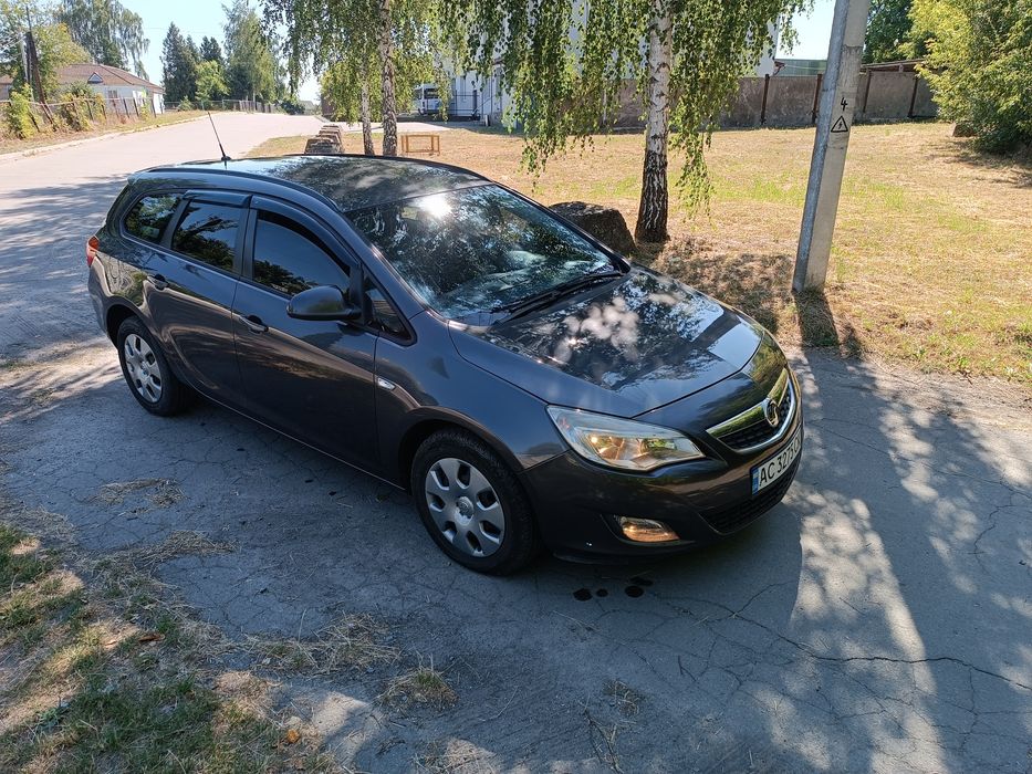 Продам Opel astra j
