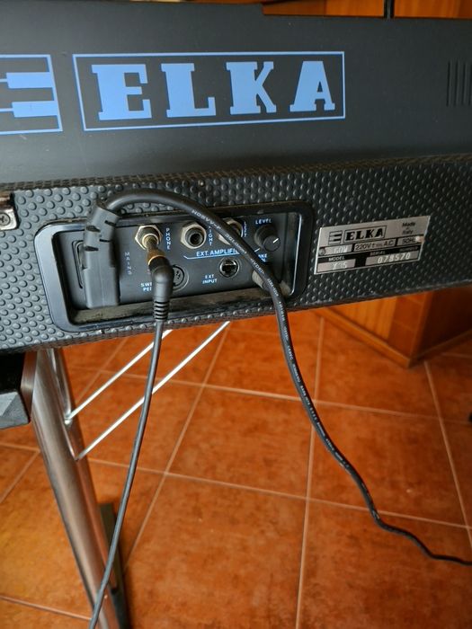 Órgão elka x 35 dois teclados