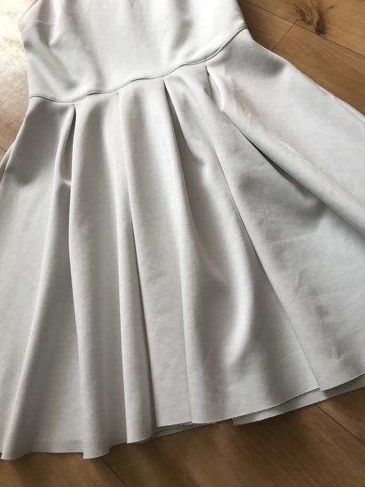 Sukienka damska rozm. L/40.  BERSHKA