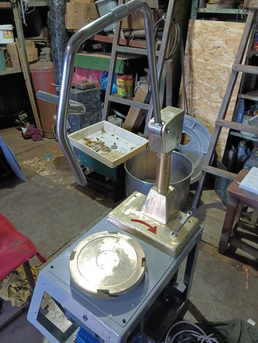 Тестомес тестомесильная машина МТМ 60,  60 литров