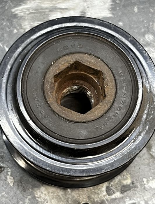 Муфта обгонна генератора ( Ролик ) Соренто 2 xm Сантафе 2.2d