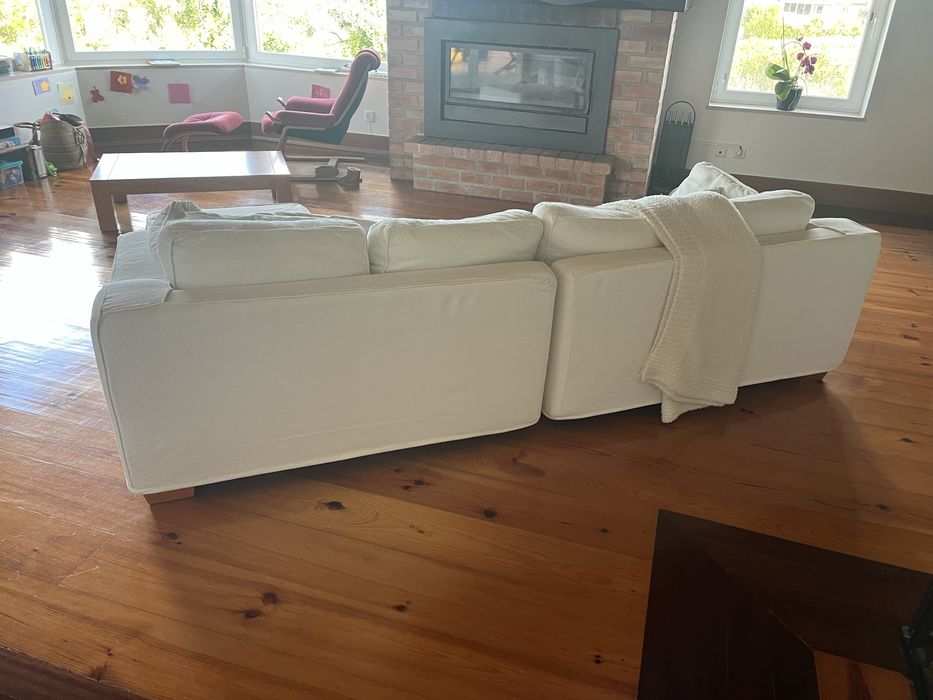Sofa Chateaux d’Ax com puff
