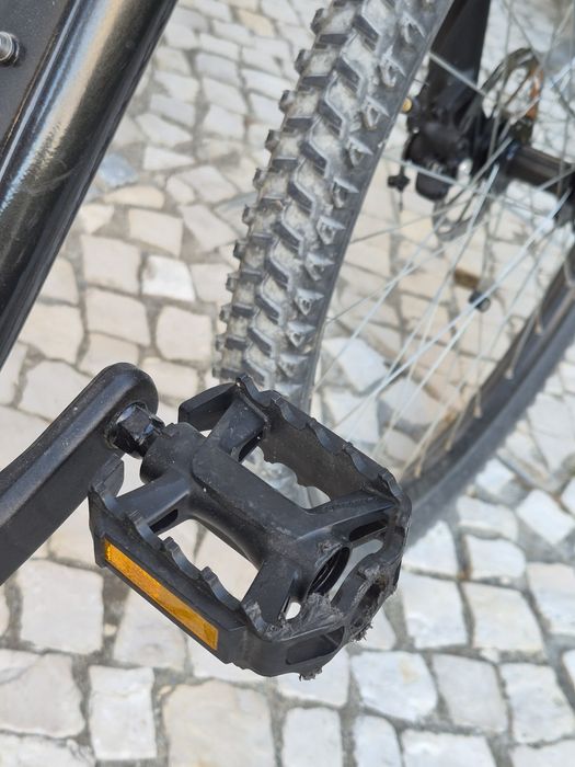Bicicleta BTT ROCKCRIDER com dupla suspenção