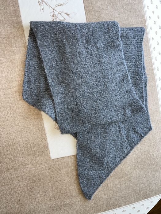 Szalik z wełny nowy bez metki