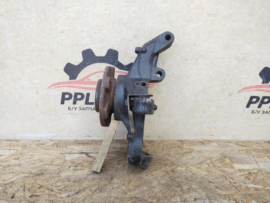 Mercedes Sprinter W907 18- кулак передний правый цапфа ступица