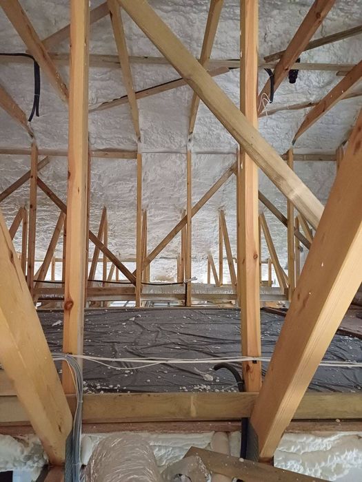 Ocieplenie pianą PUR, izolacje natryskowe