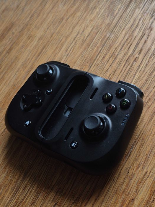 Kontroler Razer Kishi dla iPhone (Lightning) | Stan bardzo dobry