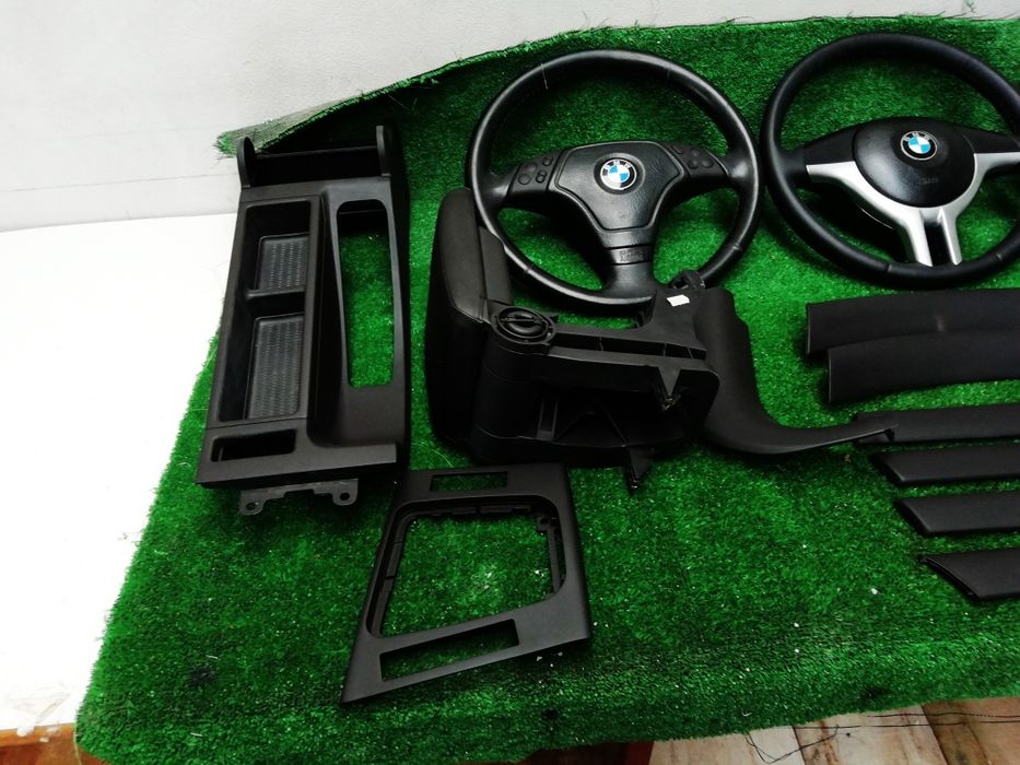 Volantes Frisos Consola Apoio Braço Embaladeiras Farolins Etc BMW E46