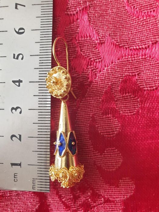 Brincos fuso prata dourada