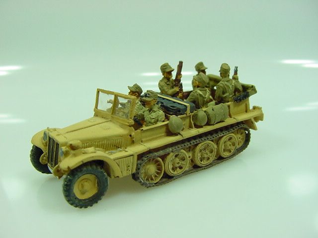 Zestaw Afrika Korps - 19 pojazdów i czołgów, żołnierze obsługi 1/72