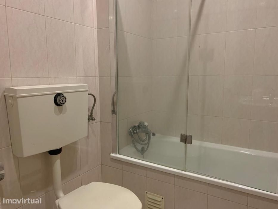 Apartamento T3 mobilado em Ofir - cond. com piscina