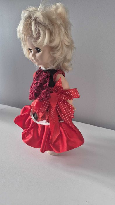 Lalka kolekcjonerska (38 cm)