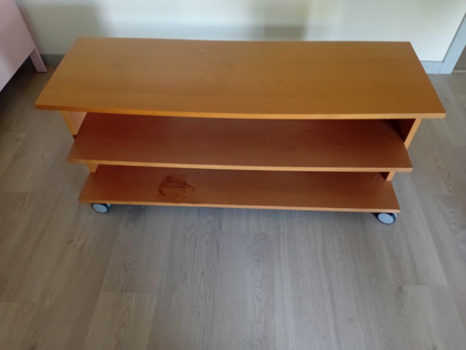 Rack baixo com rodas