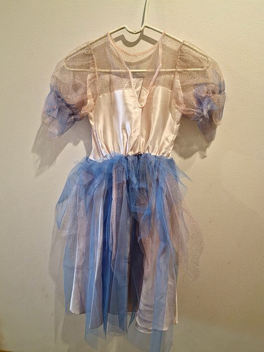 Śliczna sukieneczka dla dziewczynki księżniczka , barbie cały zestaw