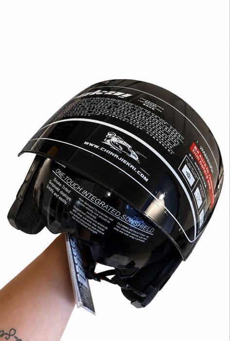 Capacete preto fosco
