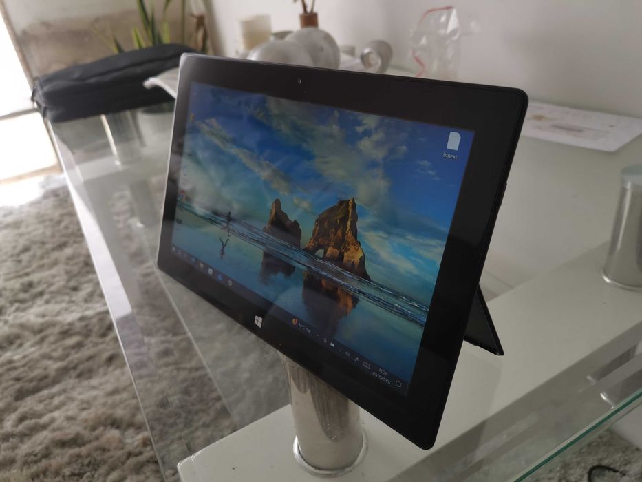 Microsoft Surface  pro  i5 4 gb  windows 10 pro