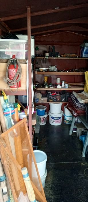 Цільно металевий сарай