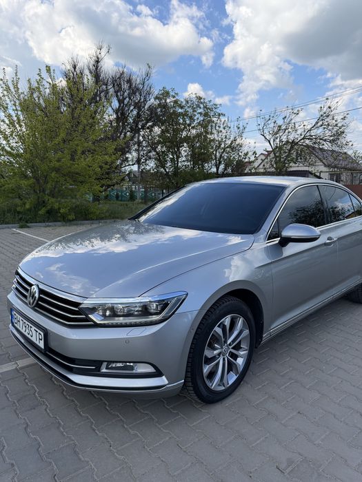 Продам официйний целий пасат B8 2016