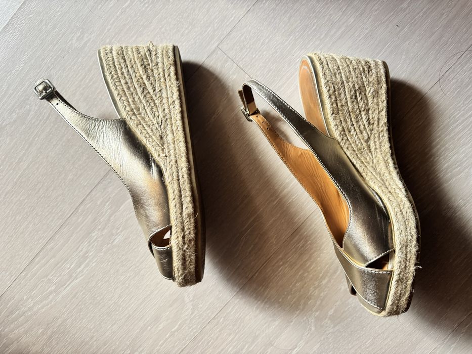 Sandalia Geox dourado