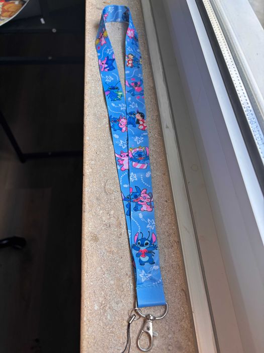 Fita Porta-Chaves / Porta-Cartões – Stitch Estrelado