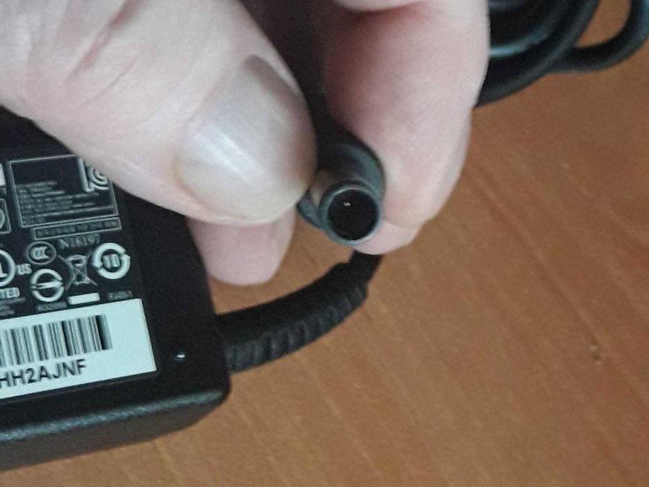 ładowarka do laptopa HP  65W+ kabel sieciowy