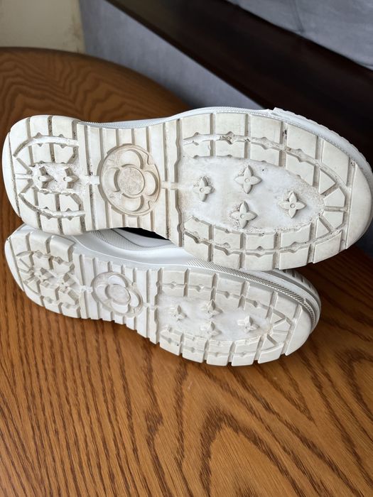 Черевики жіночі ( спорт) Estro б/в